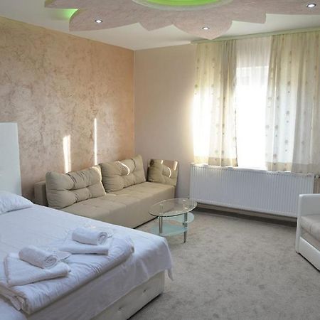 Villa Lunar Lux Крушевац Екстериор снимка