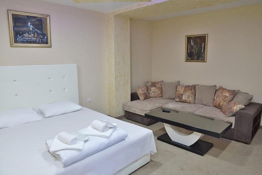 Villa Lunar Lux Крушевац Екстериор снимка