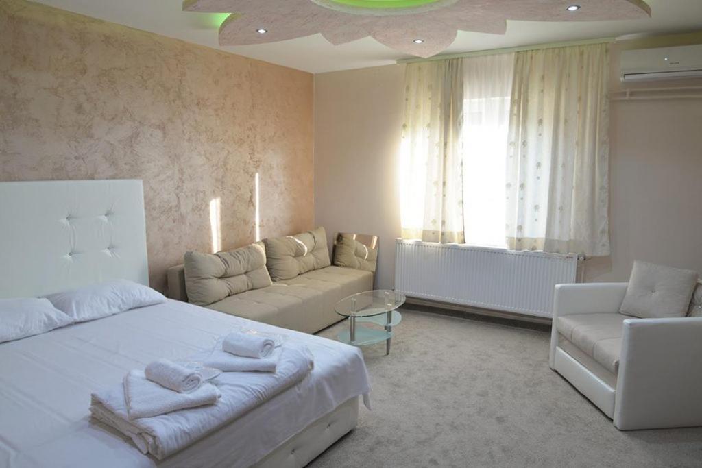 Villa Lunar Lux Крушевац Екстериор снимка